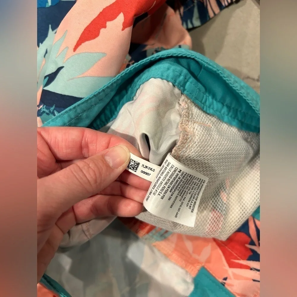 American Eagle Swim Trunks Men’s Medium Tropical Lion Blue Pink Beach